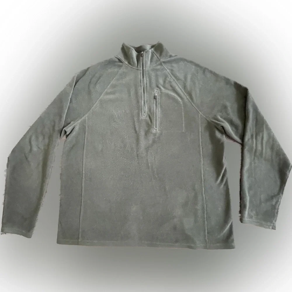 Men’s L.L. Bean's Quick Dry Trail Tee 1/4 Zip w/ Chest Zip Pocket - Picture 3 of 5